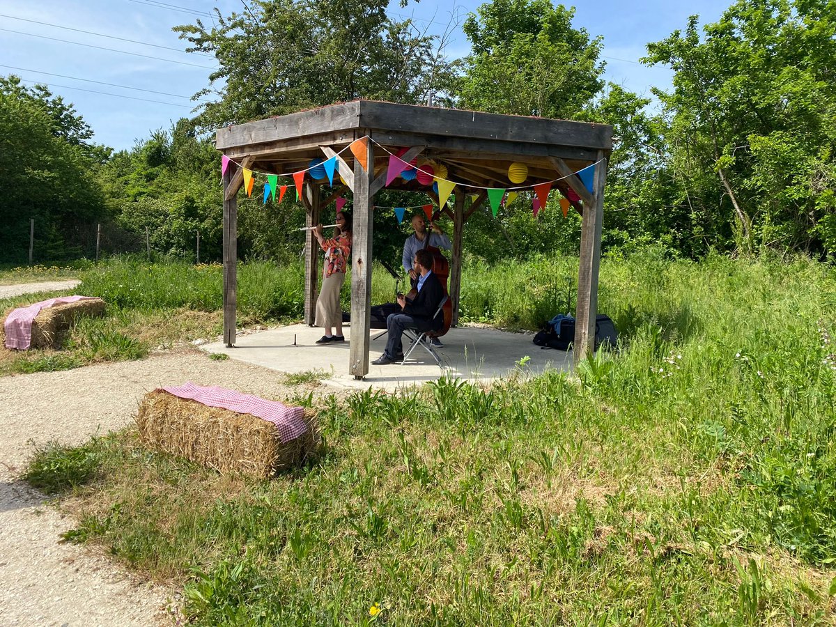 KelouaF's tweet photo. 🌱 Inauguration du Parc Nature du Plateau d’Avron avec les élus @RES_2020, pour redonner toute sa place à la nature et à la biodiversité en milieu urbain ! Face à l'inaction climatique, nous avons besoin de députés de gauche et écologistes à l'Assemblée! #NUPES #Législatives2022 https://t.co/lNuQXG0Yds