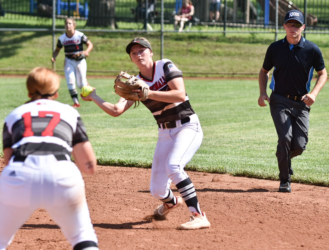FINAL SCORE

Labette 15, No. 14 Cowley 6

<a href="/NJCAASoftball/">NJCAA Softball</a> 
Region VI Tournament

Cowley scored the first five runs of this game, but Labette responded with 11 unanswered.

Labette faces the winner of No. 7 Murray State-No. 15 Neosho County   later today.

📸 highlights: