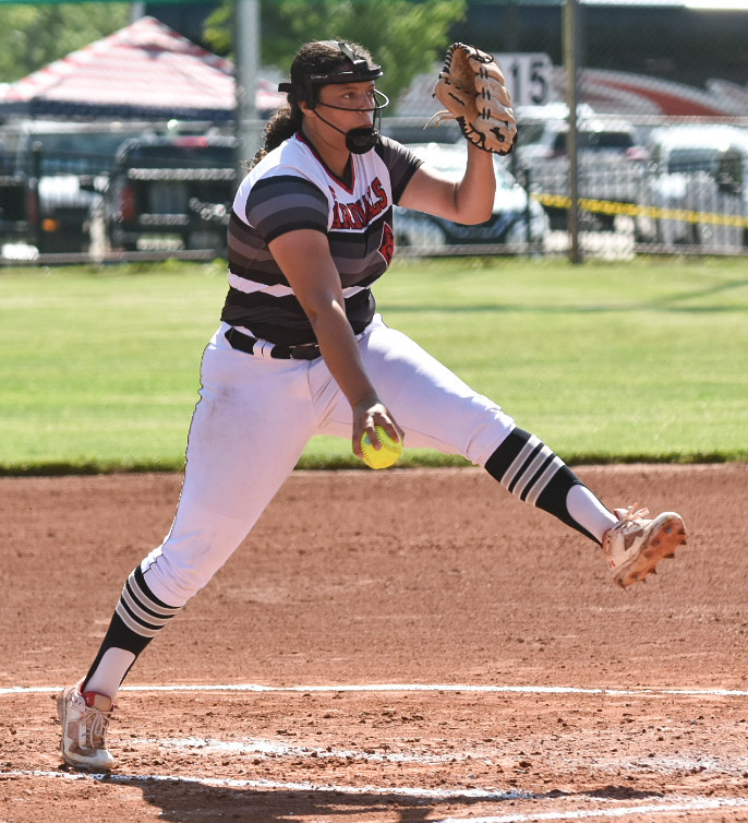 SeanEFrye's tweet photo. FINAL SCORE

Labette 15, No. 14 Cowley 6

@NJCAASoftball 
Region VI Tournament

Cowley scored the first five runs of this game, but Labette responded with 11 unanswered.

Labette faces the winner of No. 7 Murray State-No. 15 Neosho County   later today.

📸 highlights: https://t.co/ffnZ6PfKv4