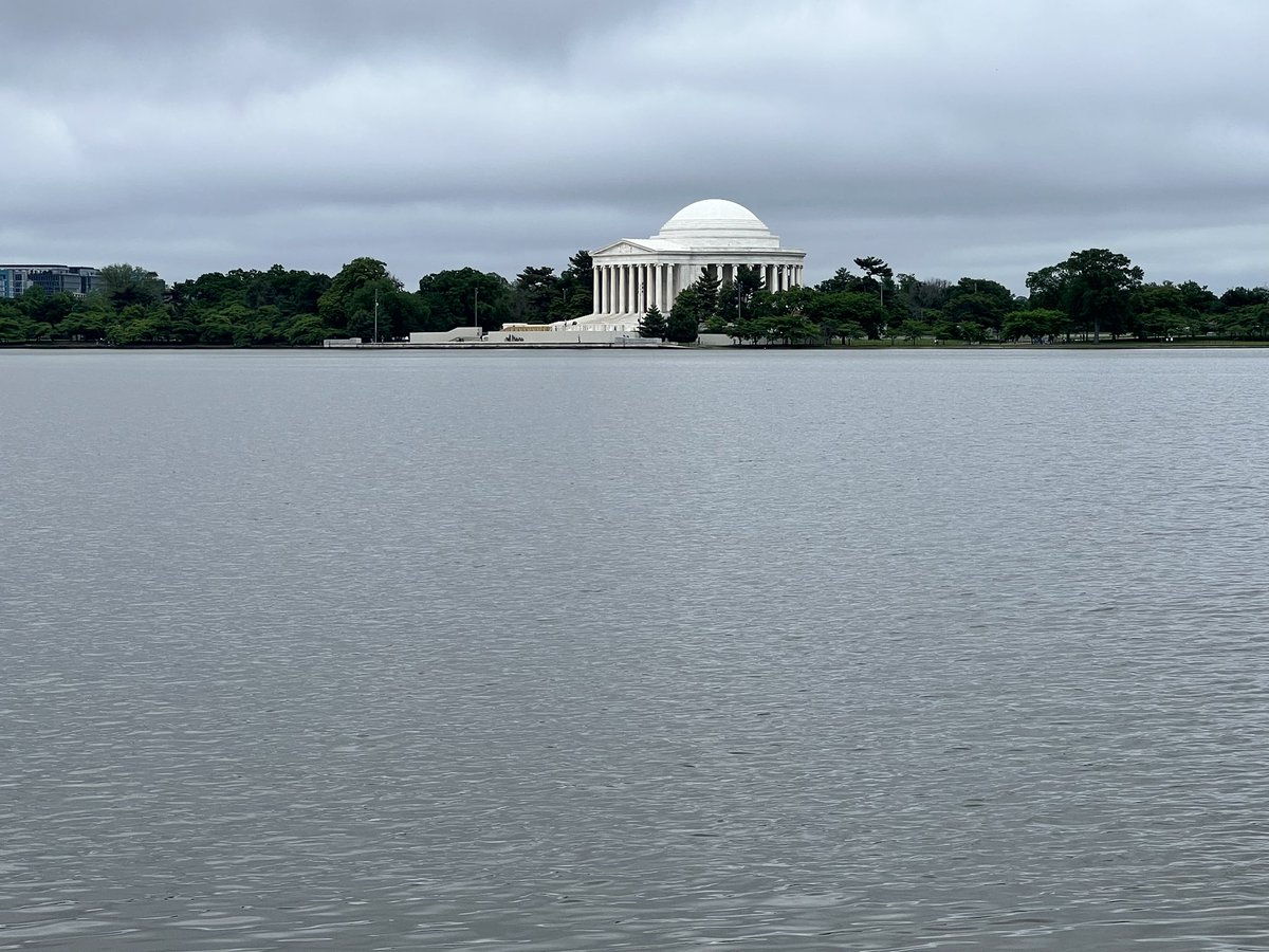 KatieSeago's tweet photo. Tidal basin memorials this morning…continuing to have a great time together. #22DCReturNWMS https://t.co/X0NlbxQzaD