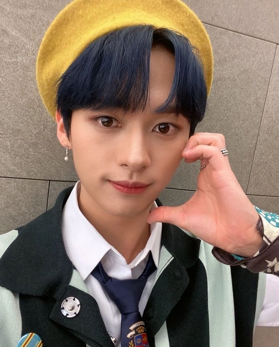 LeeKnowChileJYP's tweet photo. [ INSTA • 220514 ] Actualización de #LeeKnow  en el Instagram de #StrayKids
"Gracias Music Core, hoy también fue muy divertido!! 🤩🤩
#MusicCore #LeeKnowEsLindo #WooJuHo🚀" 
Trad Esp: Lee Know Chile
Cr. realstraykids
[#LeeKnowChile #Minho #리노 #민호 #이민호 #스트레이키즈]💎 https://t.co/1rYR9MZCli