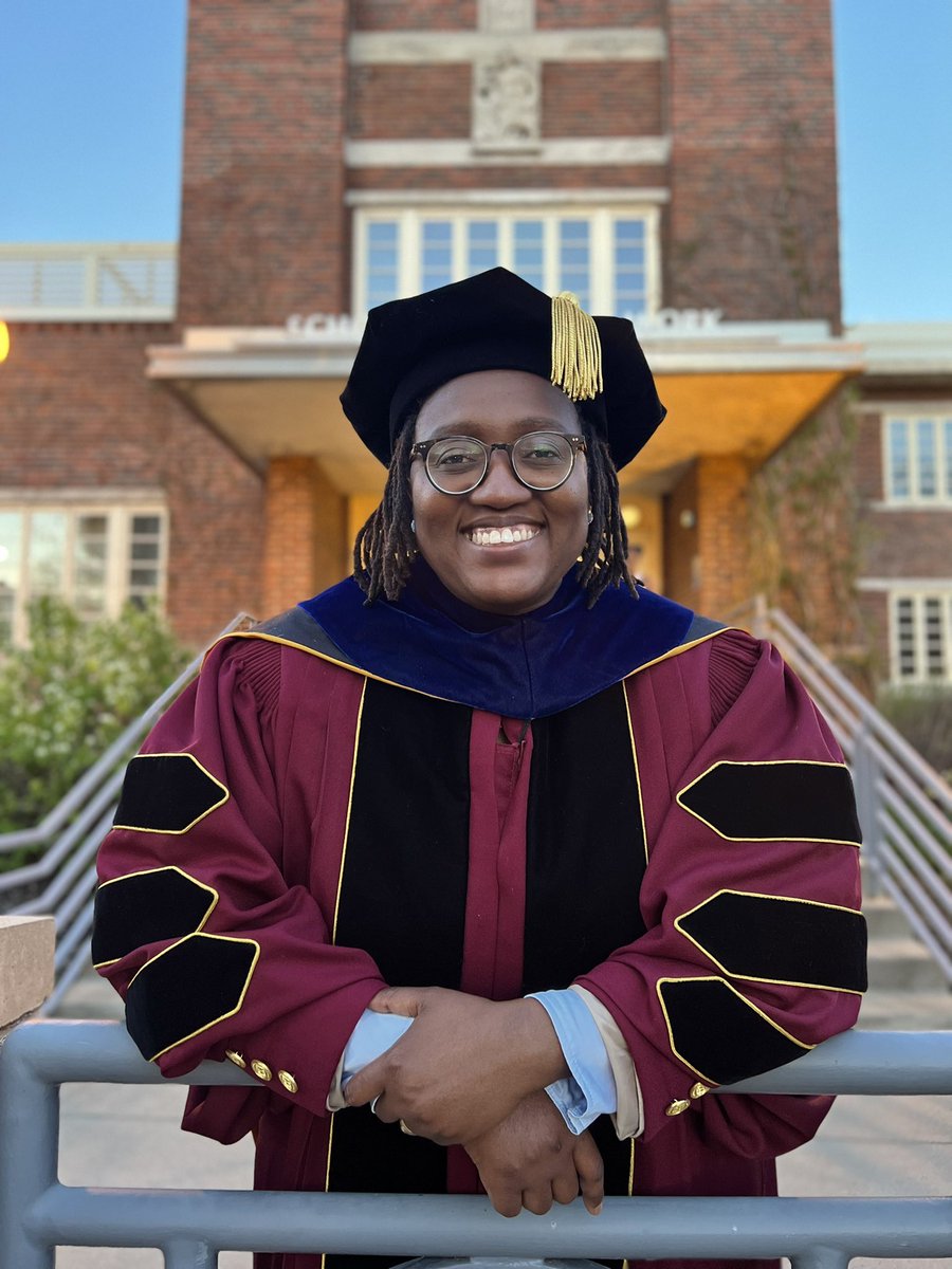 Ndinashandi's tweet photo. Joyous Day! #Firstgenproud #UMNproud https://t.co/sYHnNxWr5Q