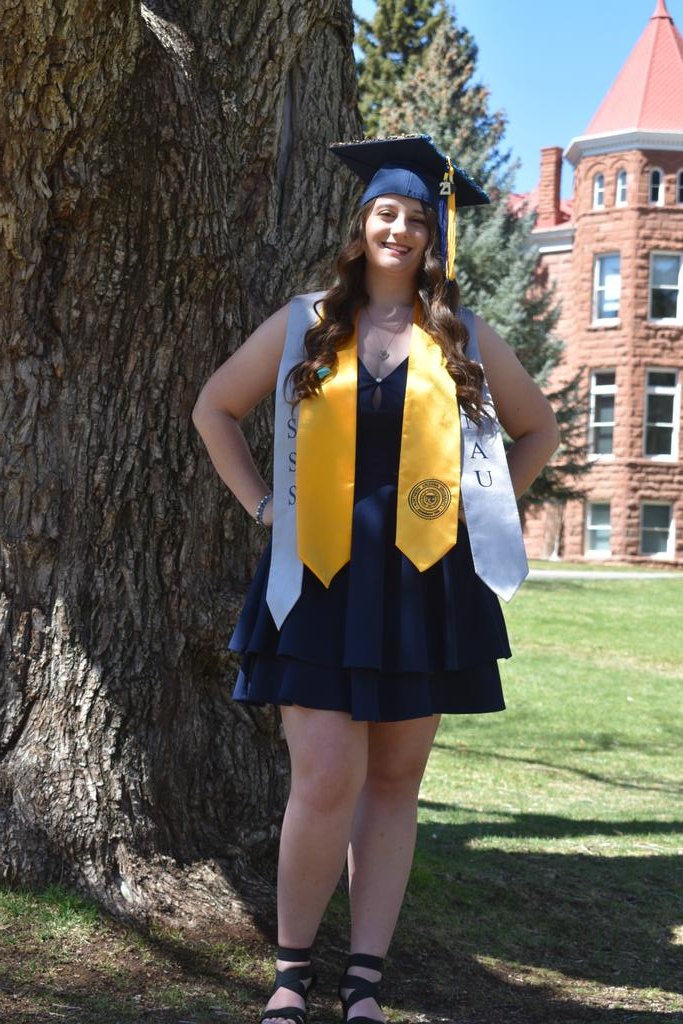 foxyle22's tweet photo. #NAUGRAD congratulations babe I'm so proud of you I'm glad you get to walk across the stage! I love you! https://t.co/9WLl9RuAYt