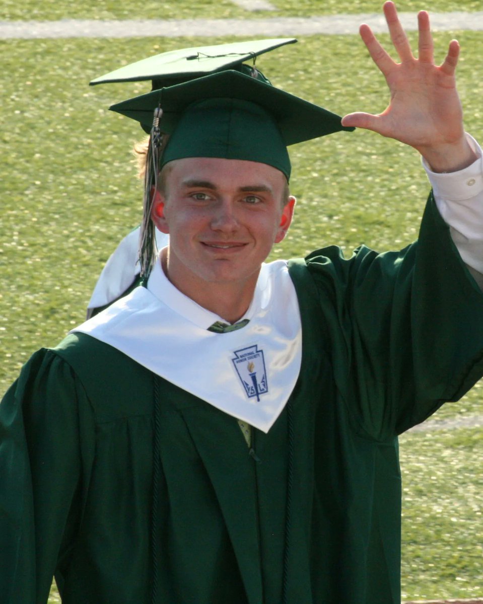 RogNShan's tweet photo. Our baby is an alum! https://t.co/iw0mkPknmx