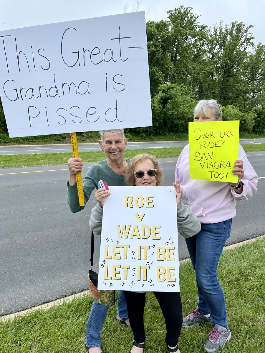 KristinMink_'s tweet photo. 3/ Residents of @LeisureWorldMd, a seniors community, say they couldn’t make it into DC so they staged their own demonstration.

They chanted, “We won’t go back” (video above) — and they mean it.

“We all have stories,” one told me. “Of friends, family, or ourselves.” https://t.co/ZC6aqTSox8