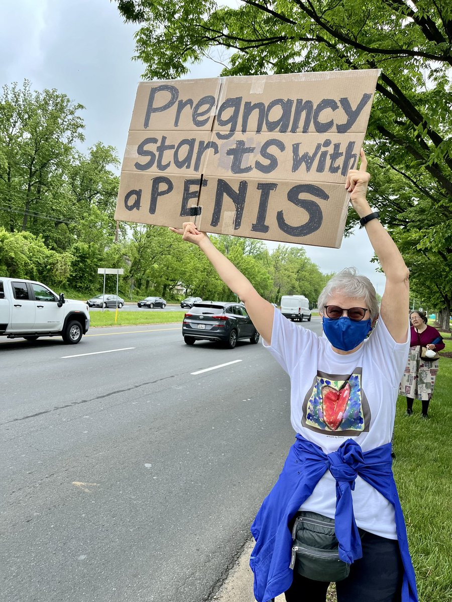 KristinMink_'s tweet photo. 3/ Residents of @LeisureWorldMd, a seniors community, say they couldn’t make it into DC so they staged their own demonstration.

They chanted, “We won’t go back” (video above) — and they mean it.

“We all have stories,” one told me. “Of friends, family, or ourselves.” https://t.co/ZC6aqTSox8