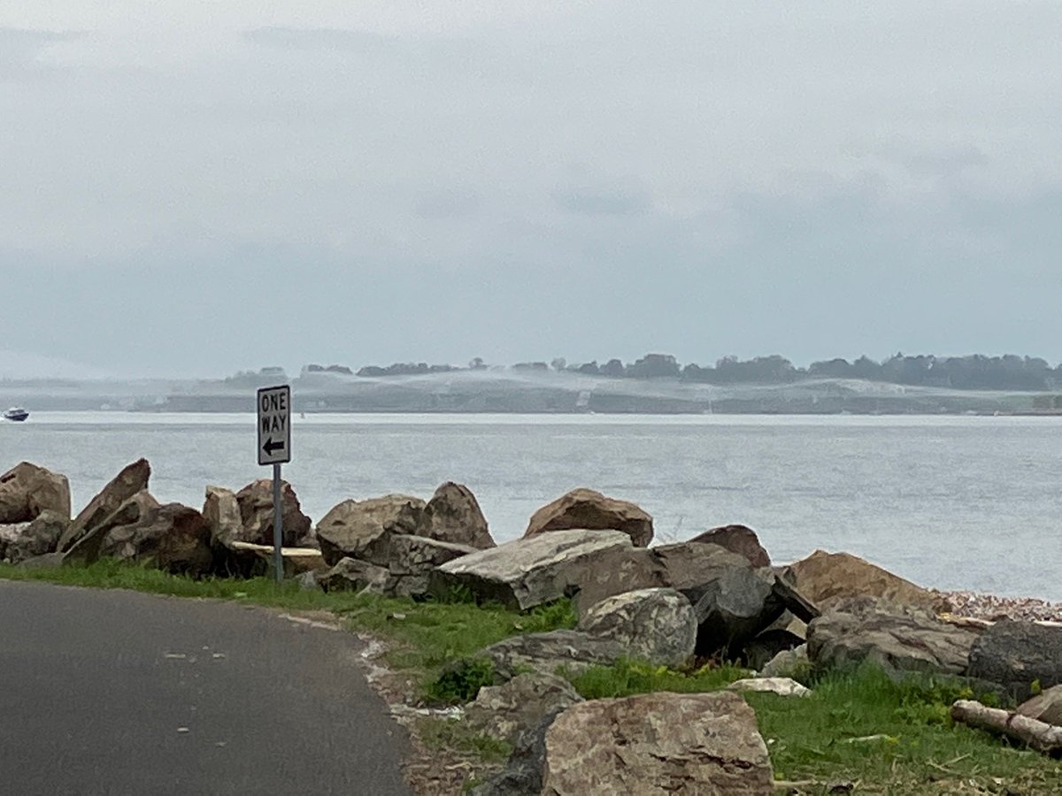 Greenwich_Point's tweet photo. I’ve never seen fog like this before at Greenwich Point. @gilsimmons @KenBorsuk1 @1490WGCH https://t.co/FB7uCwPM3n
