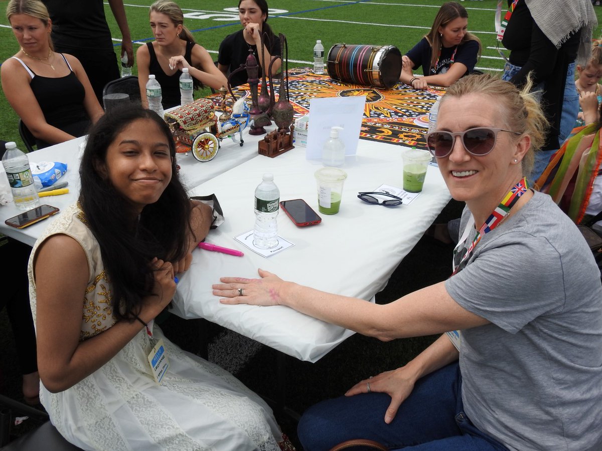 CommackSchools's tweet photo. A joyous community event that brought us together to celebrate all cultures - along with family fun and an educational twist! #CommunityUnity #MulticulturalFestival #CommackHighSchool #CommackSchools #MulticulturalCommittee #ThankYouVolunteers #MrsBoritz https://t.co/g7aOiuQCKs