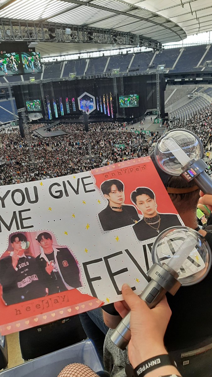 el4jwon's tweet photo. más y más carteles de enhypen, esto es un locura!

ENHYPEN IGNITE THE STAGE

#KPopFlexWithENHYPEN #ENHYPEN @ENHYPEN_members @ENHYPEN https://t.co/QGdfNNchc8