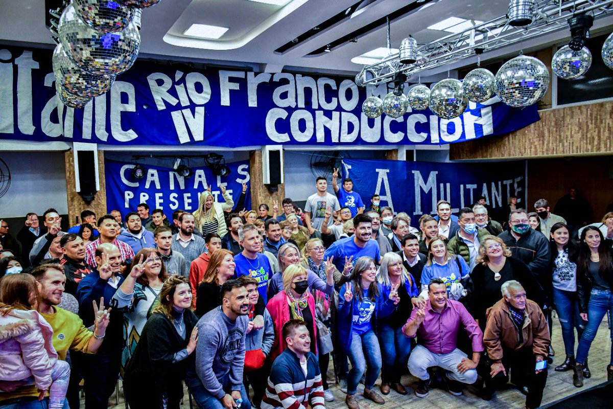 francodmiranda's tweet photo. Acá, en ésta misma ciudad de Río Cuarto, nació #LaMilitante hace ya algunos años. Con tantos sueños, ideas y, sobre todo, con muchas ganas. 

Anoche volvimos a sentir ese fuego que movilizaba y que ahora nos impulsa a seguir luchando por nuevos sueños. https://t.co/6ea6PH15bY