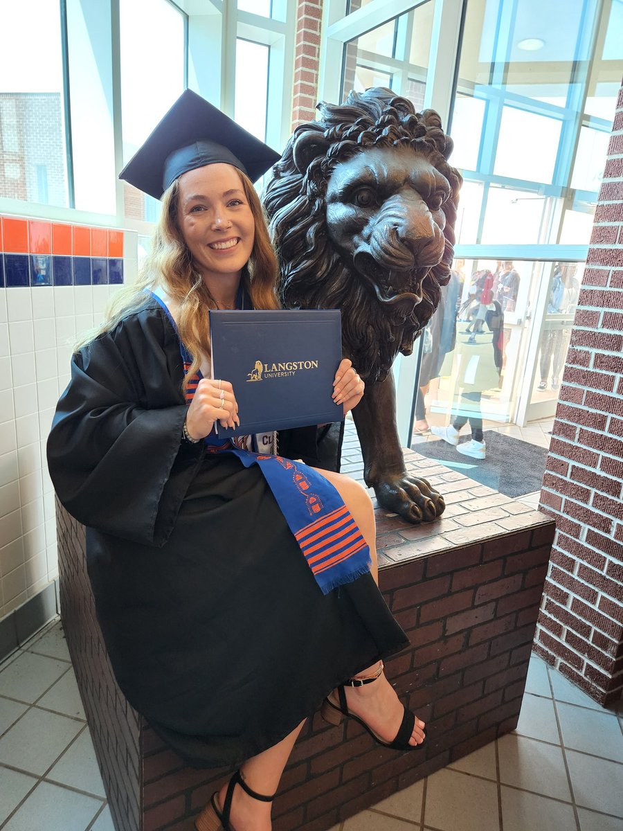 greglisette's tweet photo. So proud of my new Graduate of my Langston University #LUGRAD22. Great Job. https://t.co/FmnYQWU4U2