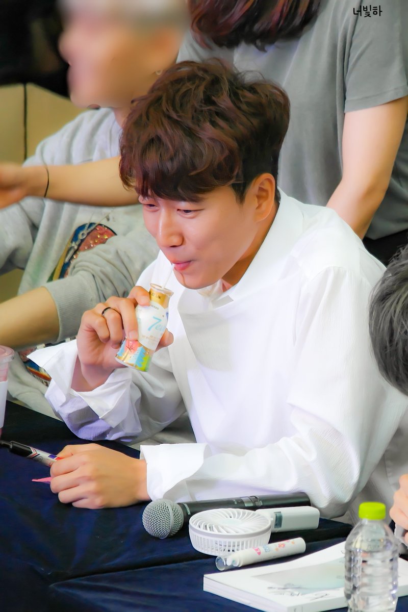Bright_day415's tweet photo. 잠안와서 사진첩 보다
쪽쪽 소리내며 요구르트 먹을것 같은 귀요미
장막내 사진발견
#장수원 #sechskies https://t.co/ayXTmGZCGz