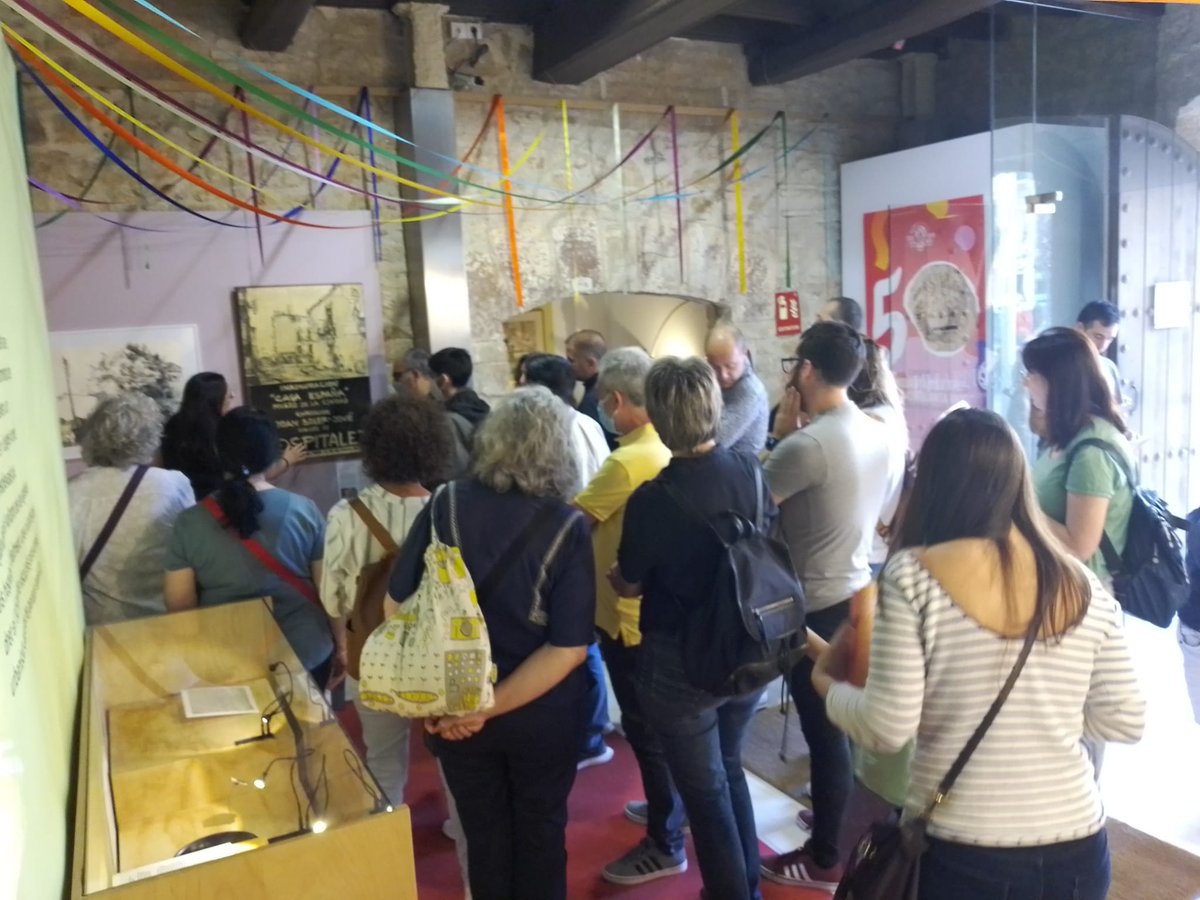 MuseuLH's tweet photo. Més de cinquanta històries ens explica la Teresa Moreno a la visita guiada de la mostra "Cinquanta objectes per a cinquanta anys".
Quina és la vostra preferida?
Propera visita guiada a les 21:30h #50MdLH #NitMuseusLH #NitDelsMuseusBCN
#DIM2021 https://t.co/XfMukWGCS1