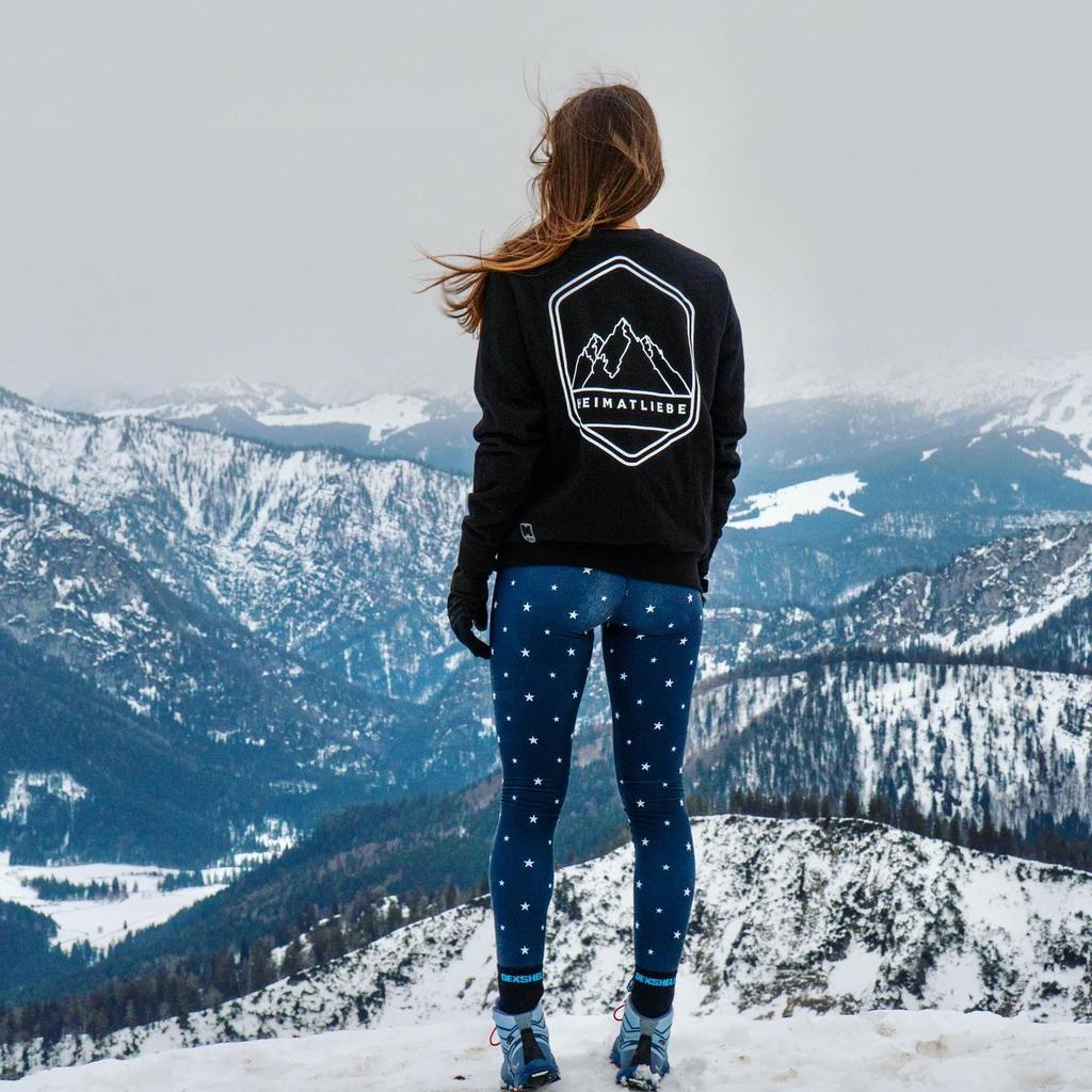 Campingfhiking's tweet photo. The great thing about reaching  the top of the mountain is realising that there's space for more then one person.  And you’re now in the prime position to help others up,,,,,, https://t.co/bLTV8D1Nc4