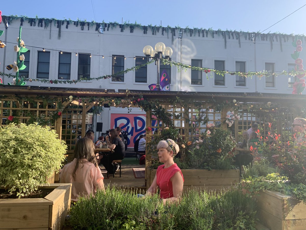 Whatsthesketch tweet media