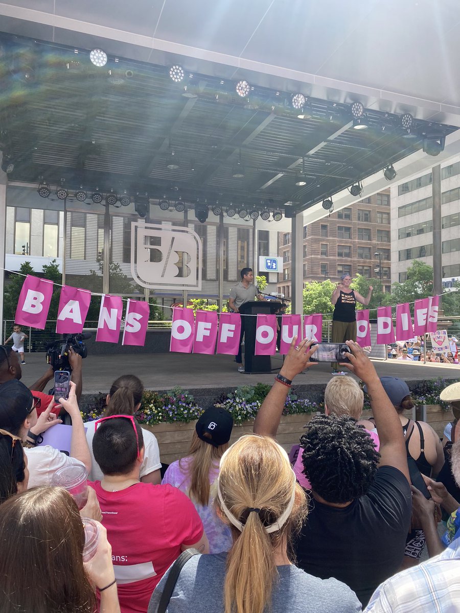 AftabPureval's tweet photo. Cincinnatians came out in force today for the @PPAOhio Rally, to show that we will not sit idly by while reproductive freedom is in jeopardy. 

We stand up for human rights, and we will never stop fighting. https://t.co/PxSC7eD6do