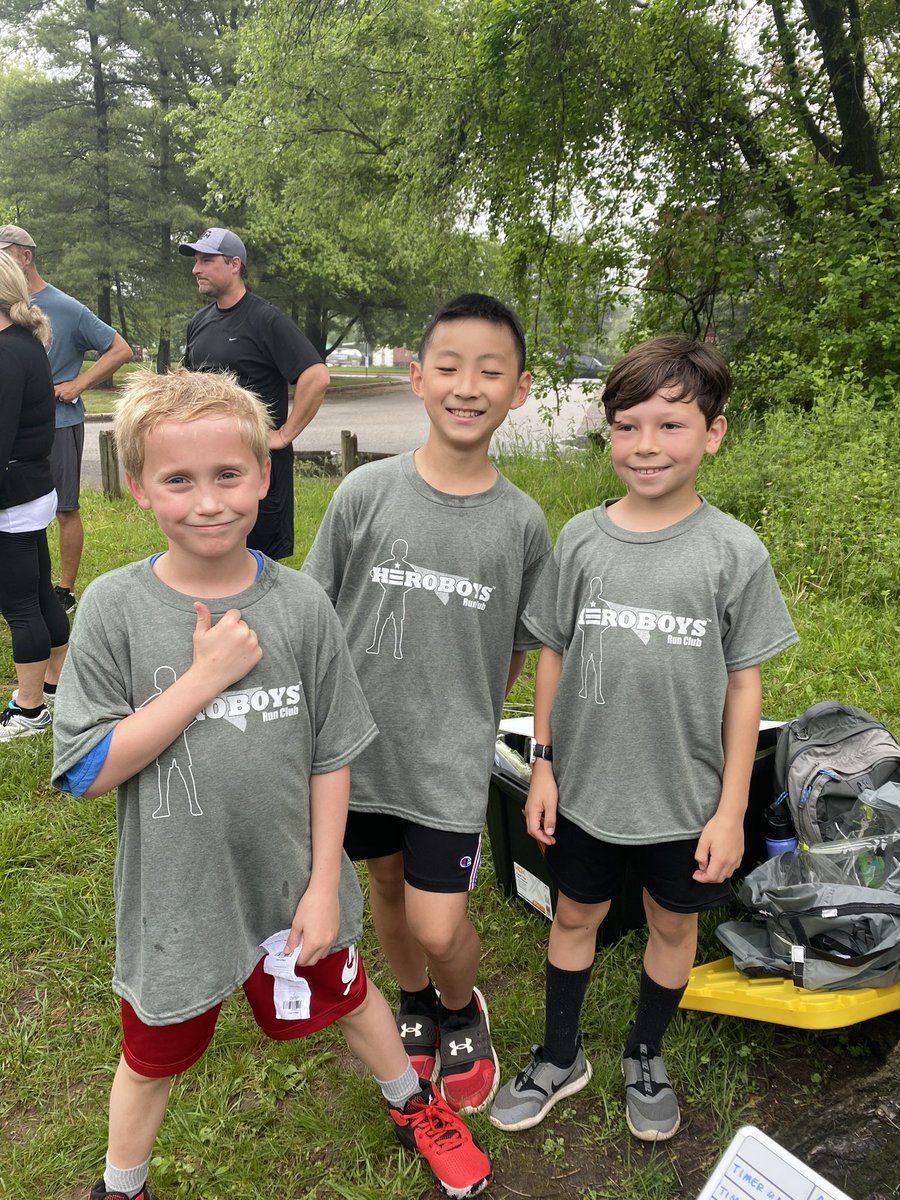 CLCheesmanEdD's tweet photo. Great day for a 5K! #heroboys #getoutside @oakhill2172 https://t.co/BBbMfdPpCd