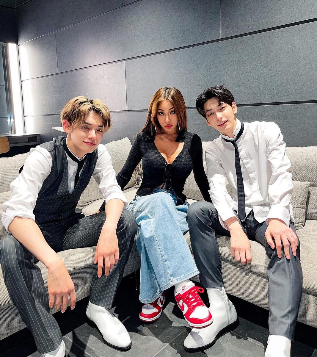 txt_aze's tweet photo. [140522] Jessi Instagram paylaşımı:

"Mənim şirin balaca uşaqlarım❤️ #/Qarpız qrupunu bilirsizsə, bilirsiz. "Good Boy Gone Bad" stream etməyə davam edin ❤️"
 #YEONJUN #SOOBIN
@TXT_members @TXT_bighit #TOMORROW_X_TOGETHER https://t.co/GJfdDZrDOk