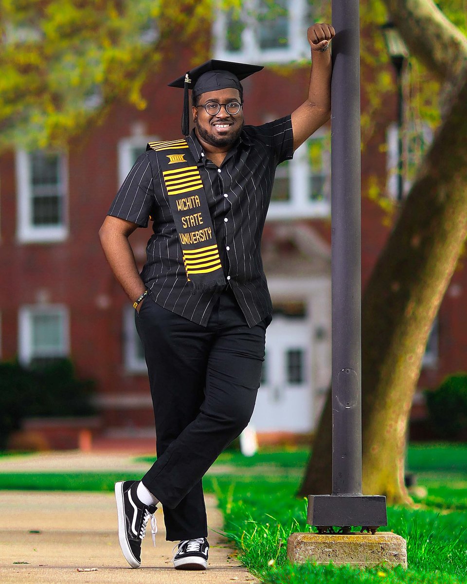 zjames2000's tweet photo. Officially a #shockergrad https://t.co/iJEzK2mfF7
