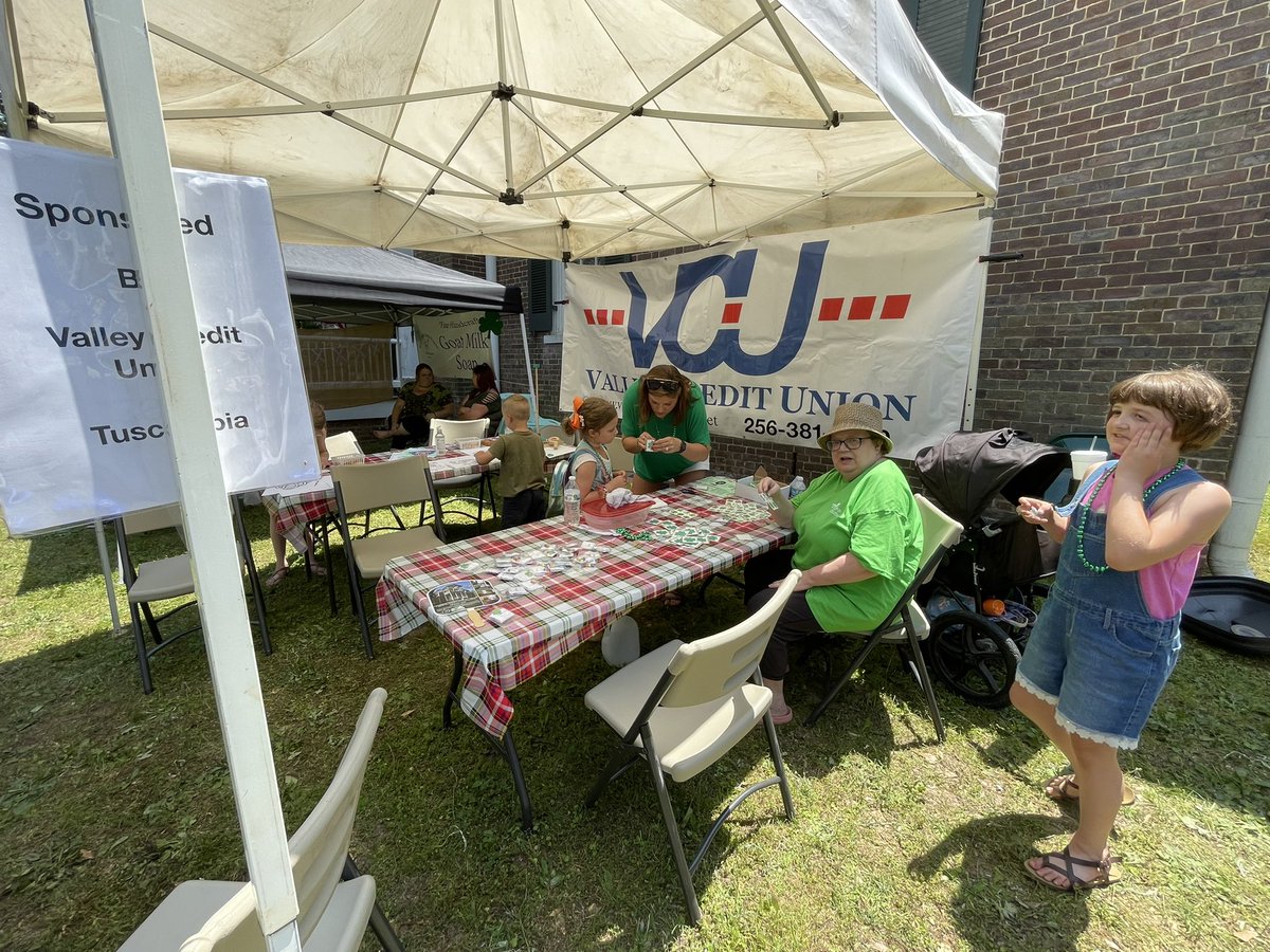 JessicaDee1187's tweet photo. @Gaeliconsultant the Celtic Fest is taking place today here in North Alabama :) https://t.co/au3adIJ6hq