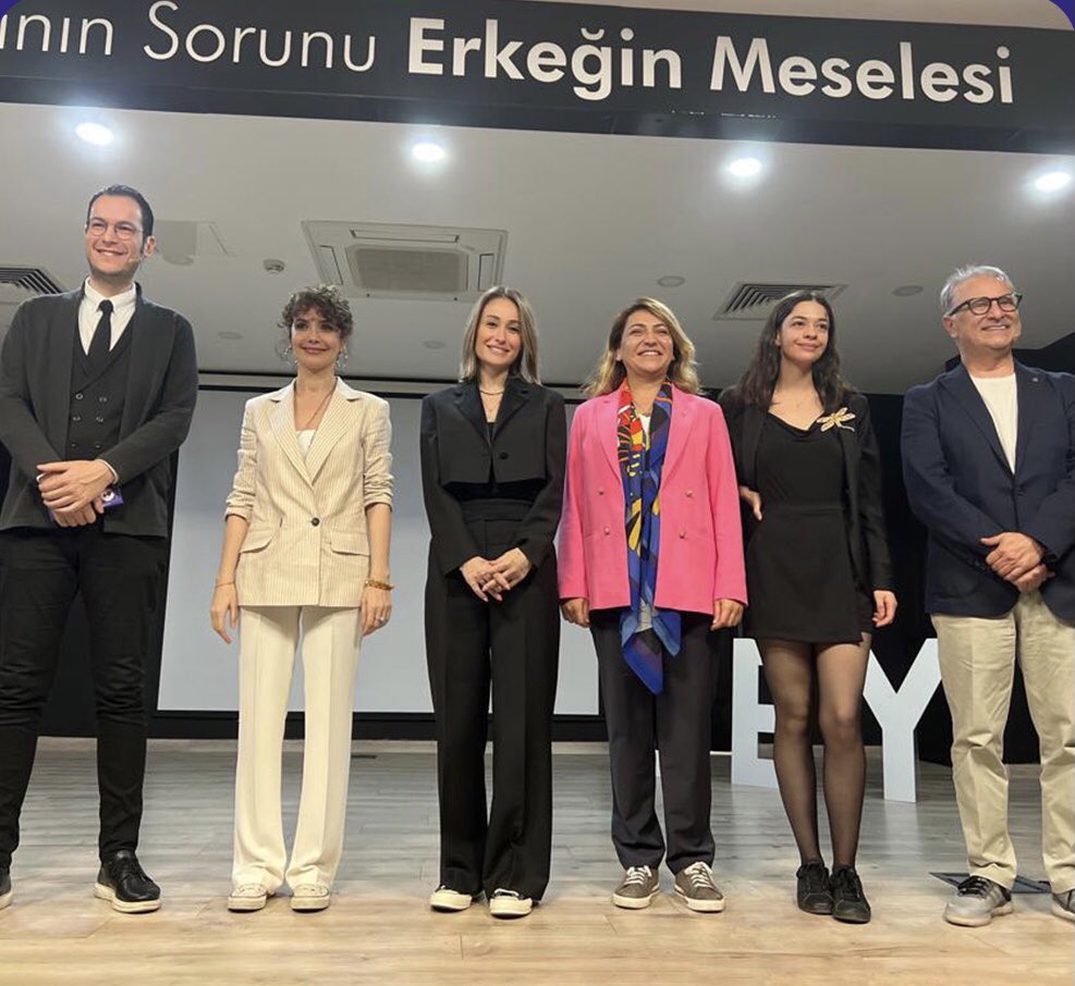 BKDiyarbakir's tweet photo. 7'den 70'e değişim hareketi başlıyor!

SEY Vakfı cinsiyet eşitliğinin farkındalığını yaratmak için başlattığı 7'den 70'e değişim hareketinde ilk durak Diyarbakır. Diyarbakır Bahçeşehir Koleji’nde gerçekleşen Kadının Sorunu Erkeğin Meselesi projesi için bir aradaydık. https://t.co/bWqkhNIzlf