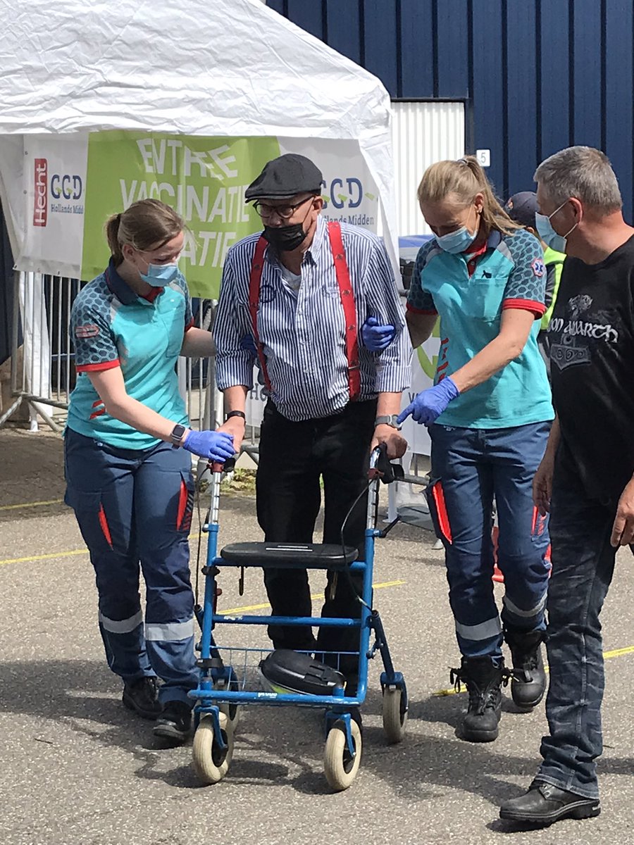 LeondeWit7's tweet photo. Vandaag regionale Brandweerwedstrijd in Haastrecht. Perfect georganiseerd door het lokale korps! Uitslag:
1. Nieuw-Beijerland-2
2.Wieringerwerf
3.Stramproy
Prijsuitreiking door AD Hans Zuidijk. Dank aan allen en gefeliciteerd! https://t.co/AgGhzuwuej