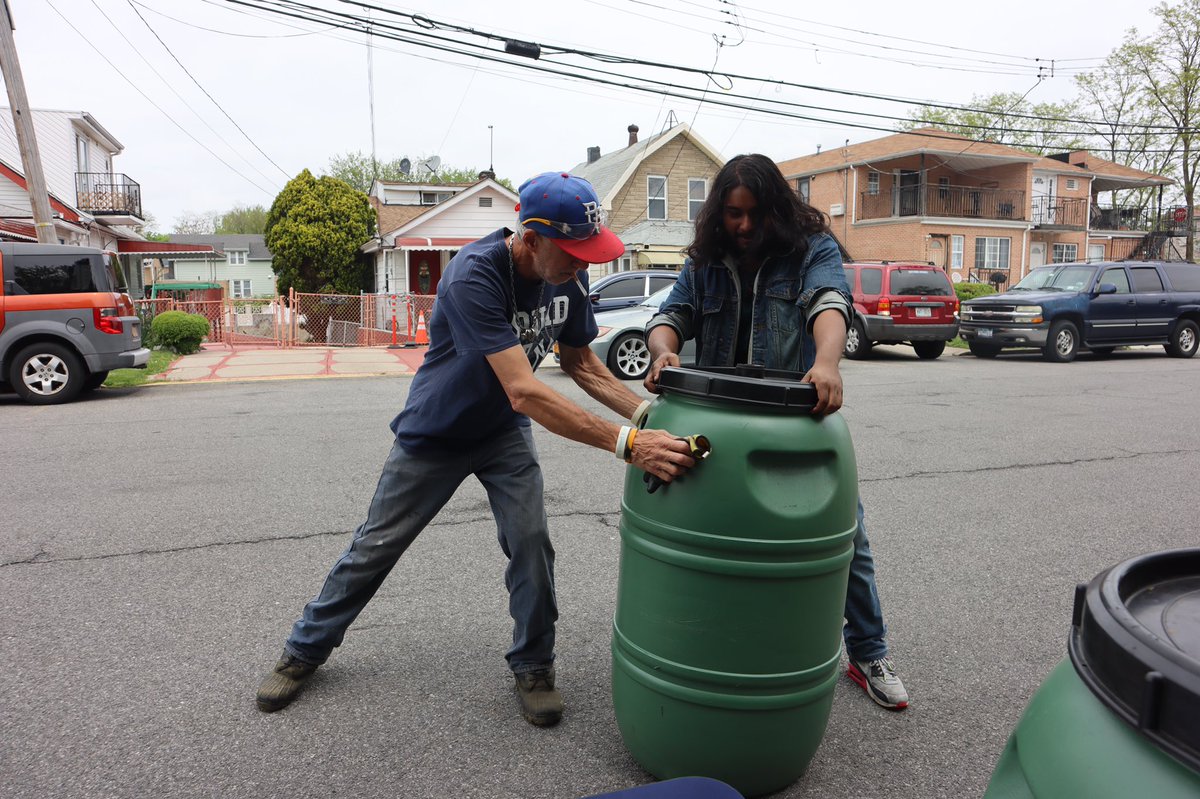 What a successful #CD18 Rain Barrel Giveaway!

It was great to see people from across #CD18 take advantage of the free rain barrels to save water, alleviate our sewers, &amp; save some💰. Thank you to everyone who came &amp; to our great partner NYC DEP!#CommunityFirst #ClimateResiliency
