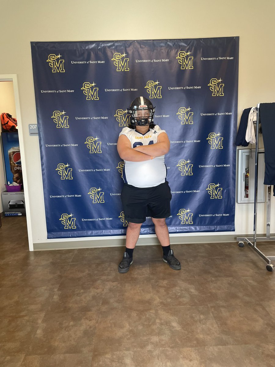 TreyntonB's tweet photo. I had a great time on my visit at the University of St. Mary thank you to the coaches and the school @FathereeAdam   @Spire_Football https://t.co/xC2WeXs5nC