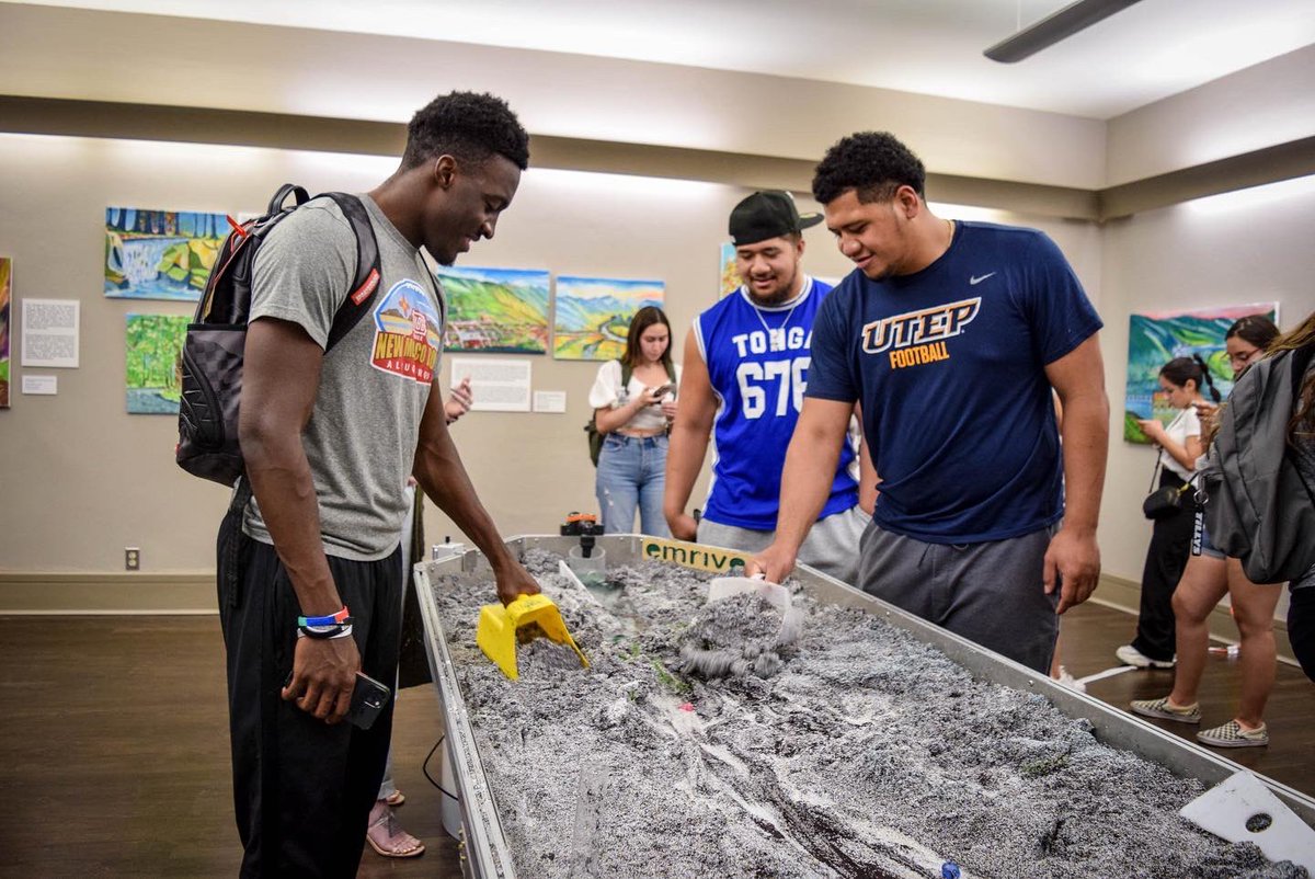 Geosenseutep's tweet photo. Amazing turnout at Dr. Moreno’s Rivers and Basins Lecture on Thursday at the Centennial Museum! 🖼🤩

Thank you to everyone that showed up and to the great team of the Centennial Museum  for helping us organize this event. 👏🌎🤙 https://t.co/loCGnKa3lF