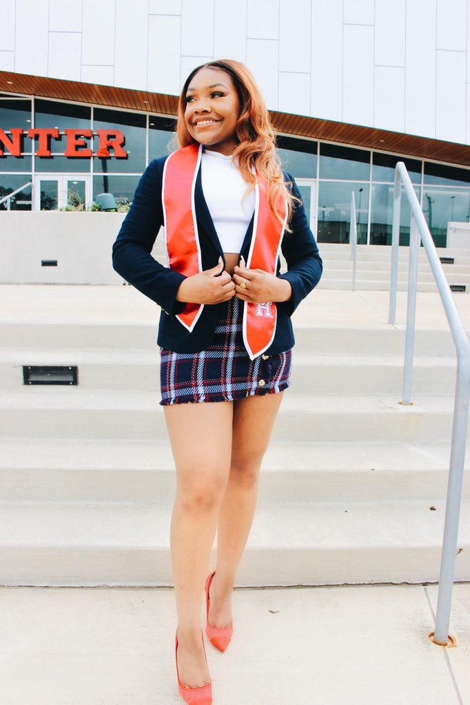 sometimes I feel like I don’t brag enough… 👩🏽‍🎓
B.S. of Psychology with a minor in Law, Values, and Policy 
U of H Cheerleader
Summa Cum Laude
…all at 19.