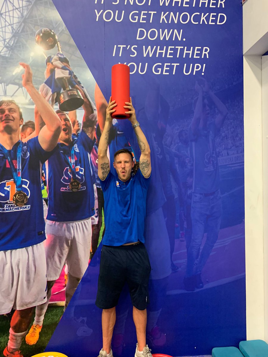 barrydouglas03's tweet photo. CHAMP CHAMP  😂💪🏽💙🏆 https://t.co/6WSKRuZPXM