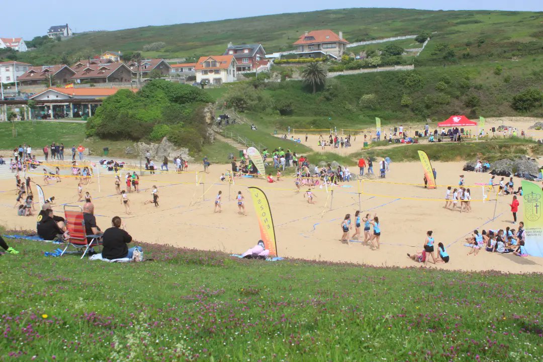 VPvszone's tweet photo. Si tenemos una de las playas más bonitas de Cantabria se dice y punto.

💪🏐🏖️🦈
#VoleyPlaya #Vszone #Bezana #Cantabria https://t.co/Zm4Ght9rfW