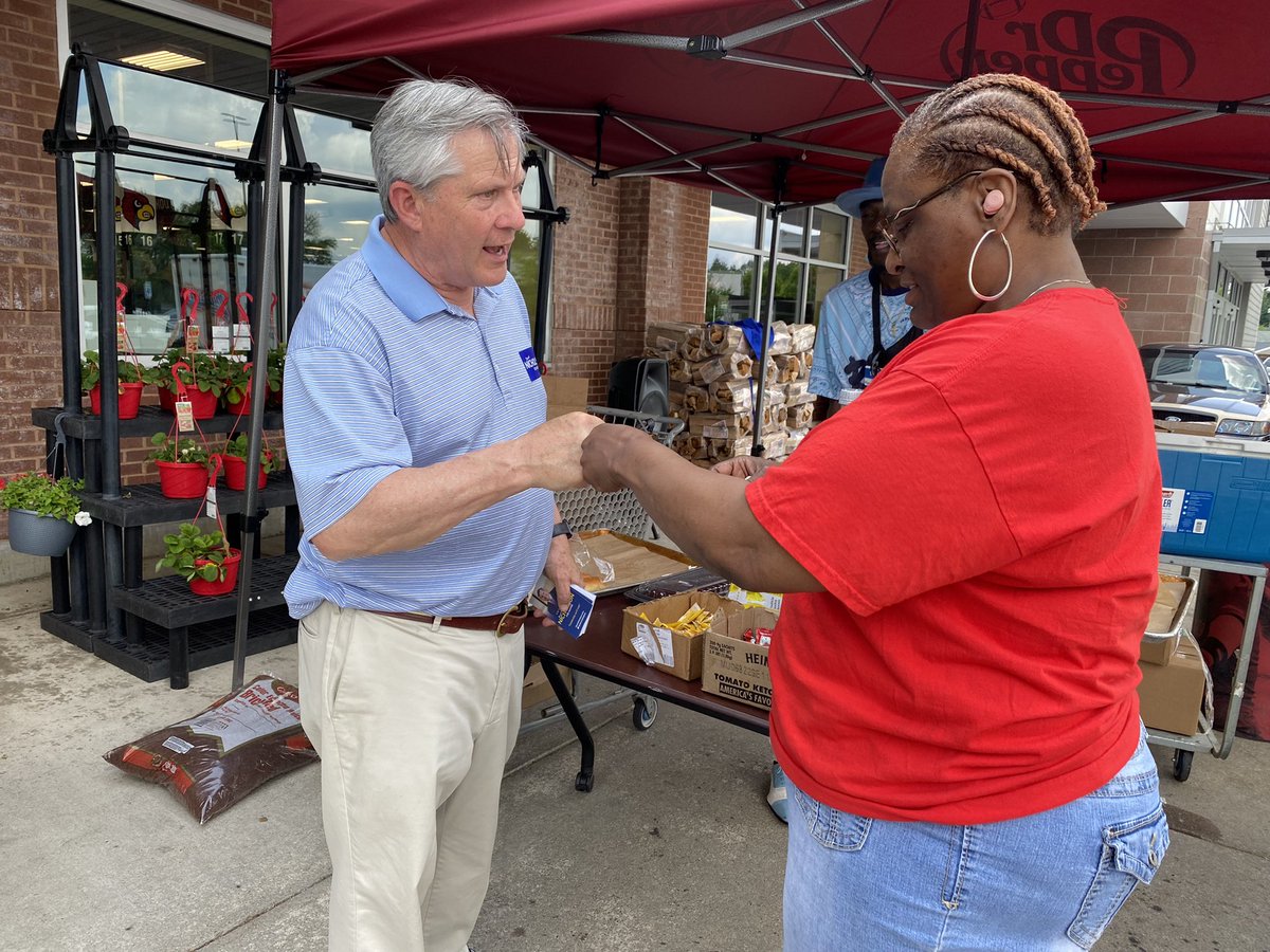 ElectNicholson's tweet photo. It’s been a great day so far out meeting supporters at the Nicholson Express stops! https://t.co/KNJs52qiwX