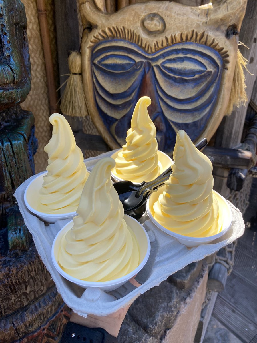 melbaniese's tweet photo. First time dairy &amp; egg free at Disneyland. I missed my churros, but surprisingly there were a bunch of other treats I can still eat! https://t.co/VM8xWUuHql