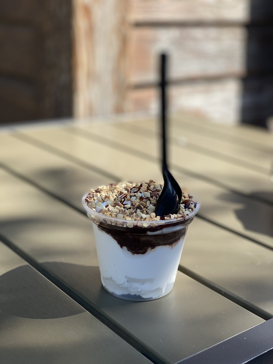 melbaniese's tweet photo. First time dairy &amp; egg free at Disneyland. I missed my churros, but surprisingly there were a bunch of other treats I can still eat! https://t.co/VM8xWUuHql