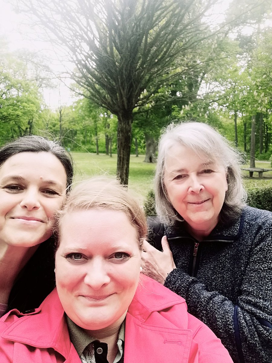UlrikeRosensky's tweet photo. #LinkeASF #LinkeFrauen - Power bei Klausurtagung der SPD-Pankow. Mit BVO @BirgitMickley und ASF-Co Vorsitzende #Pankow @4ecke Linda Vierecke. https://t.co/f7D3S7HlFN