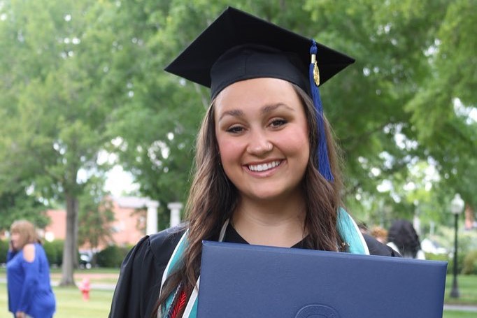 presbycollege's tweet image. Another year in the books, PC! We’re so proud of you #classof2022 💙#ForeverBlueHose #ononPC