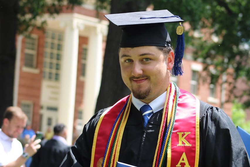 presbycollege's tweet image. Another year in the books, PC! We’re so proud of you #classof2022 💙#ForeverBlueHose #ononPC