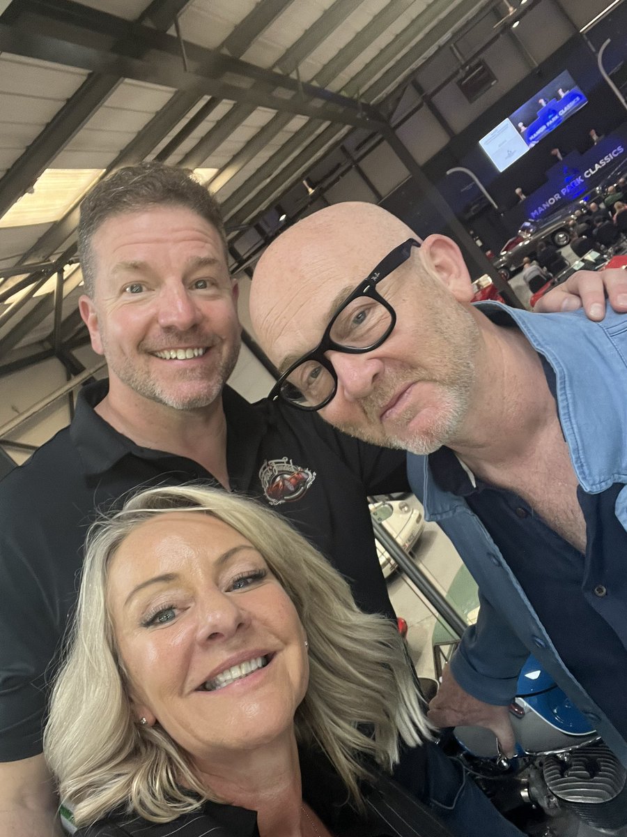 southerncarsuk1's tweet photo. Brilliant day @manorparkclassics auction, with lovely cars and car people-can’t wait to see you out and about in your new smoker @paulcowland_ 🏁 #classiccar #carauction #paulcowland #drewpritchard #cardealer #trcdoc #cargirls #petrolheads #therealcardealersofcheshire https://t.co/UAekNADRmN