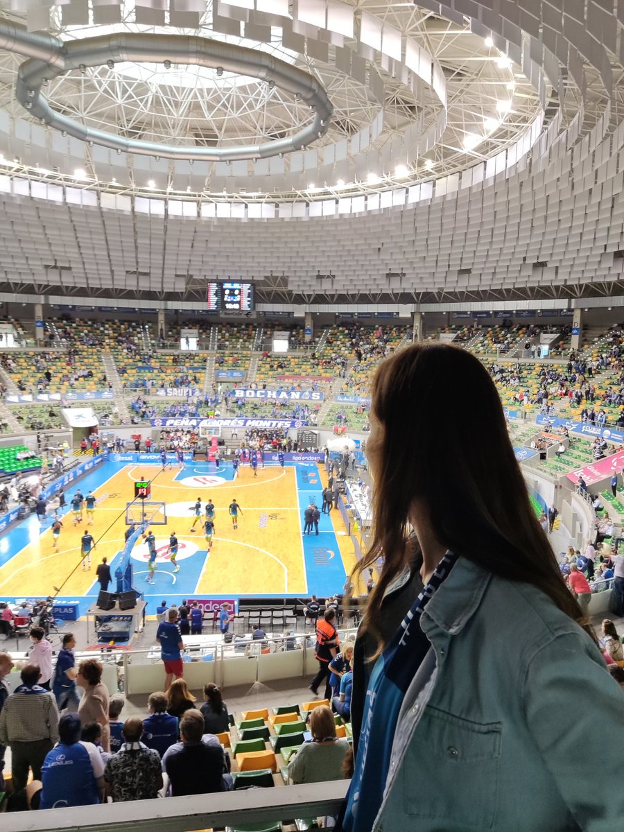 Isabelperezmoi1's tweet photo. En Burgos! Para ver a nuestro @BFuenlabrada en un partido histórico. Nos jugamos la permanencia en la @ACBCOM a un partido! Con la afición para dar el empujón que necesitamos!
A por el #Fuenlabradazo! 💪🇪🇸 Viva Fuenlabrada! #FuenlADN https://t.co/PvYA9ajwgH