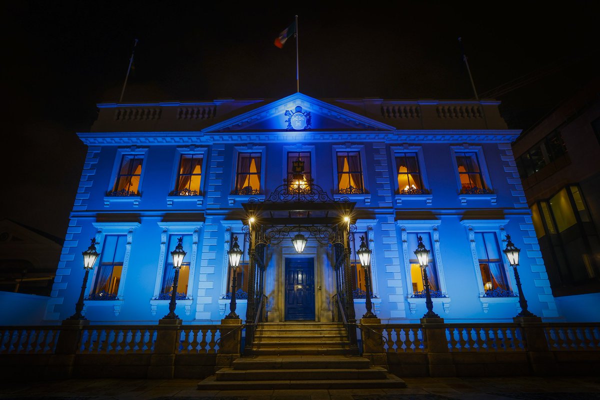 Tonight the Mansion House will be lit blue to raise awareness of #verbaldyspraxia and in support of @FindingCharlie Voice Speak up and stand with those that cannot.