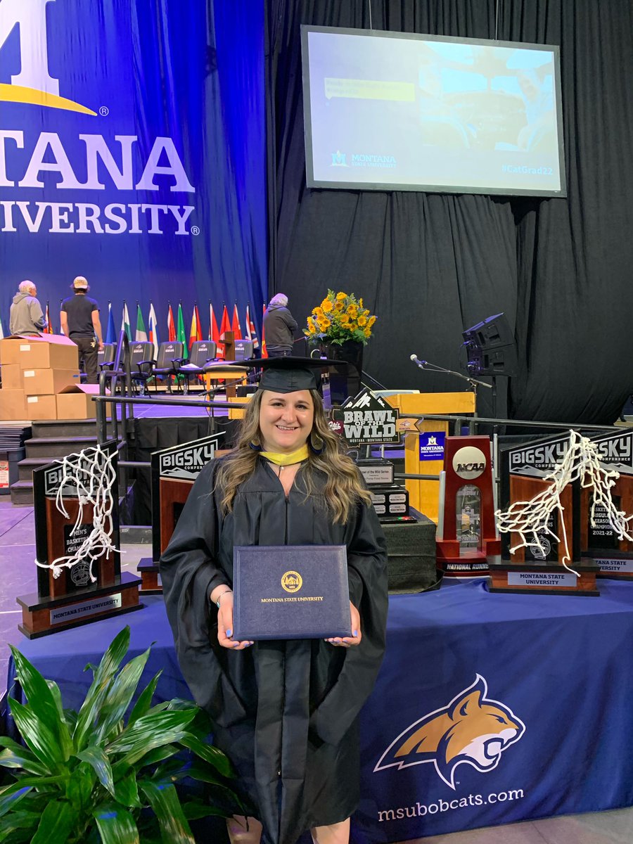 ksuta11's tweet photo. Year of the Bobcat, indeed. #CatGrad22 #MasterOfOne https://t.co/Yw8ymVaRt1