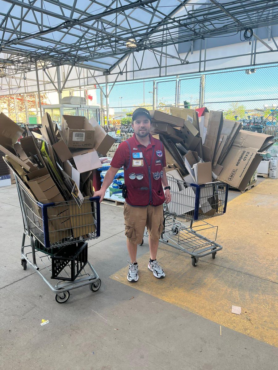 1195Lowes's tweet photo. Ask any Lowe’s associate what part of the store is their favorite to work in this time of year, and they all will give the same answer: Garden Center! Keep enjoying the weather, North Country!! #CardboardChallenge #Spring @Anthony_Battle1 @EamonnG84 @R18Merch https://t.co/IZfnyS3CpX