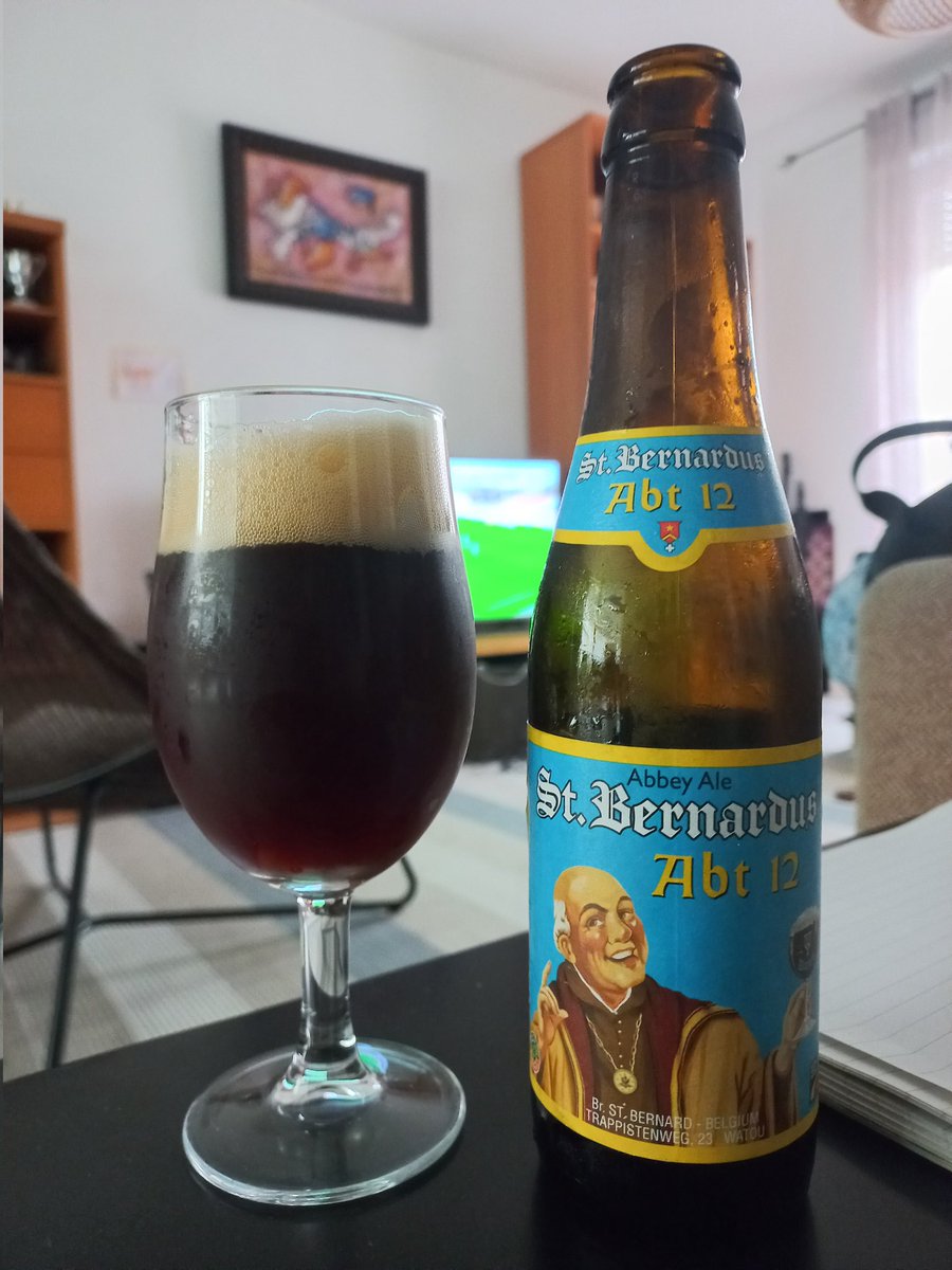 JdJCantalejo's tweet photo. ...not the #FACupFinal in the background... such a great beer in the foreground... #StBernardus #Abt12 https://t.co/8h4ojBPYDD