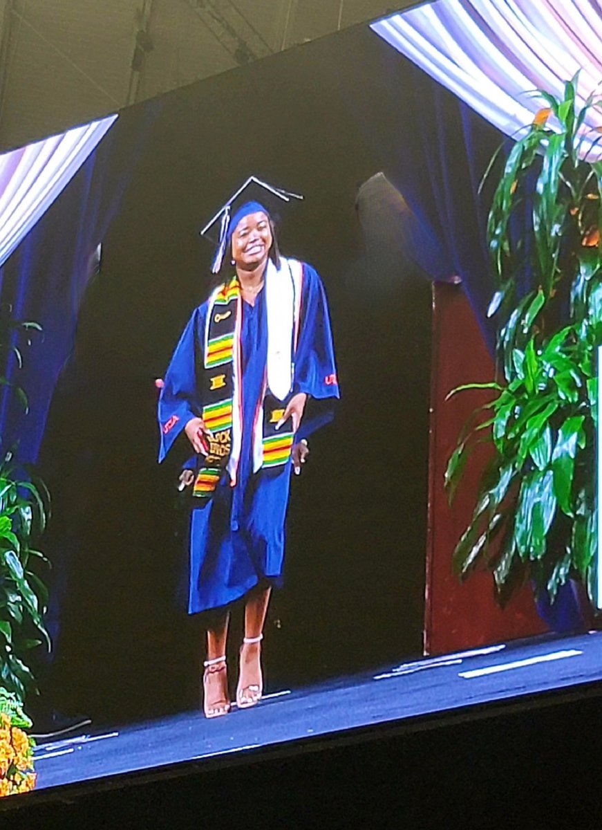 lesliejohnson81's tweet image. Her @humbleisd education helped prepare her for this day. Congrats @essencecash on your graduation today from #UTSA. @HumbleISD_AHS @HumbleISD_AMS @HumbleISD_OFE #UTSAGrad22