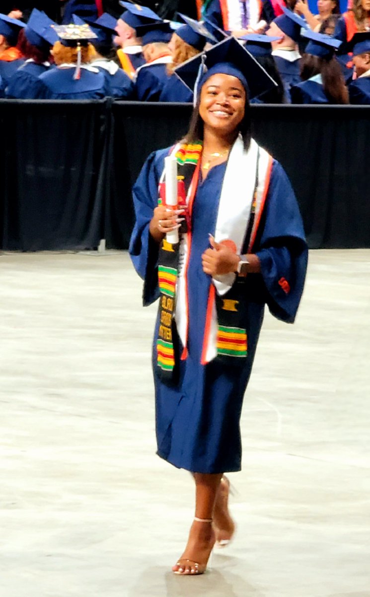 lesliejohnson81's tweet image. Her @humbleisd education helped prepare her for this day. Congrats @essencecash on your graduation today from #UTSA. @HumbleISD_AHS @HumbleISD_AMS @HumbleISD_OFE #UTSAGrad22