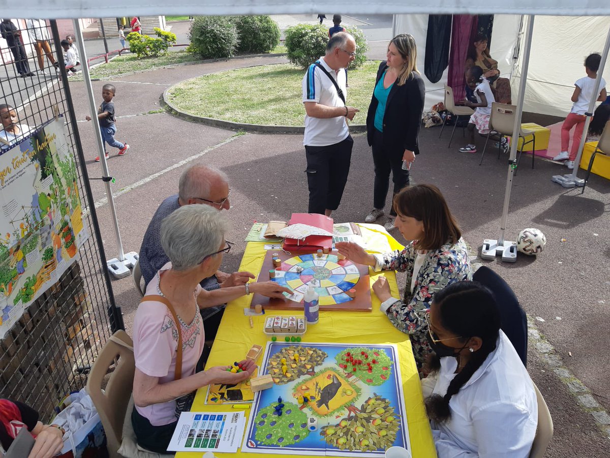 KelouaF's tweet photo. 🤝 Une belle journée de mobilisation à vos côtés avec la conférence et informations sur les troubles d’apprentissage au Centre social des Marnaudes à #Rosny suivie d’un moment convivial auprès de vous pour la fête du jeu au dans le quartier du Pré Gentil. #NUPES #UnionDeLaGauche https://t.co/6ocLD1Aq82