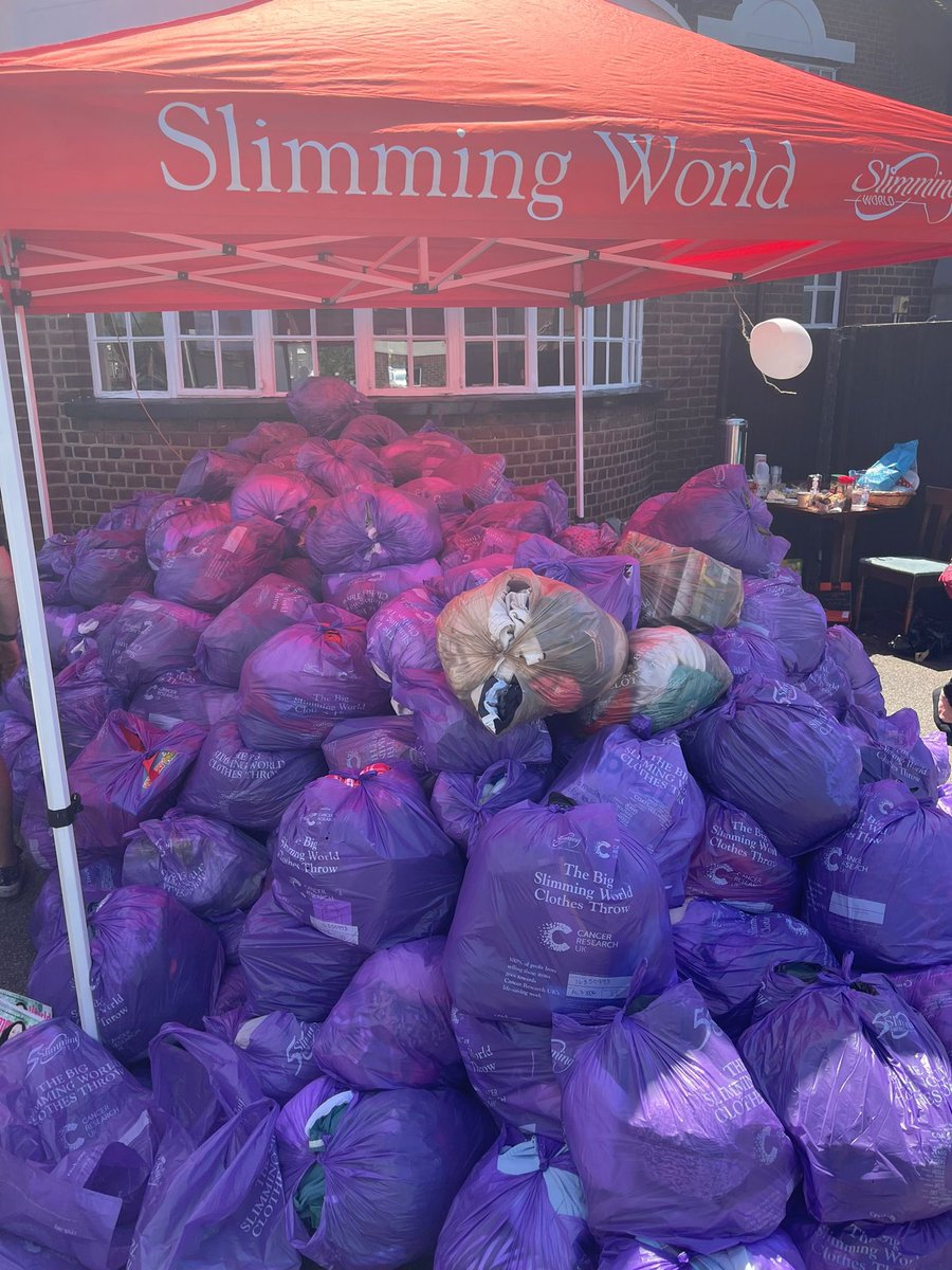 louise82_j's tweet photo. Over £15,000 potentially raised for cancer research uk !! 526 bags collected in hatfield a further 167 in Welwyn !! Jointly That means a whopping £20,000 !! So proud !! :) x @SlimmingWorld @A_MayJourno @CR_UK 😍🥰 https://t.co/jIv1h6bw83
