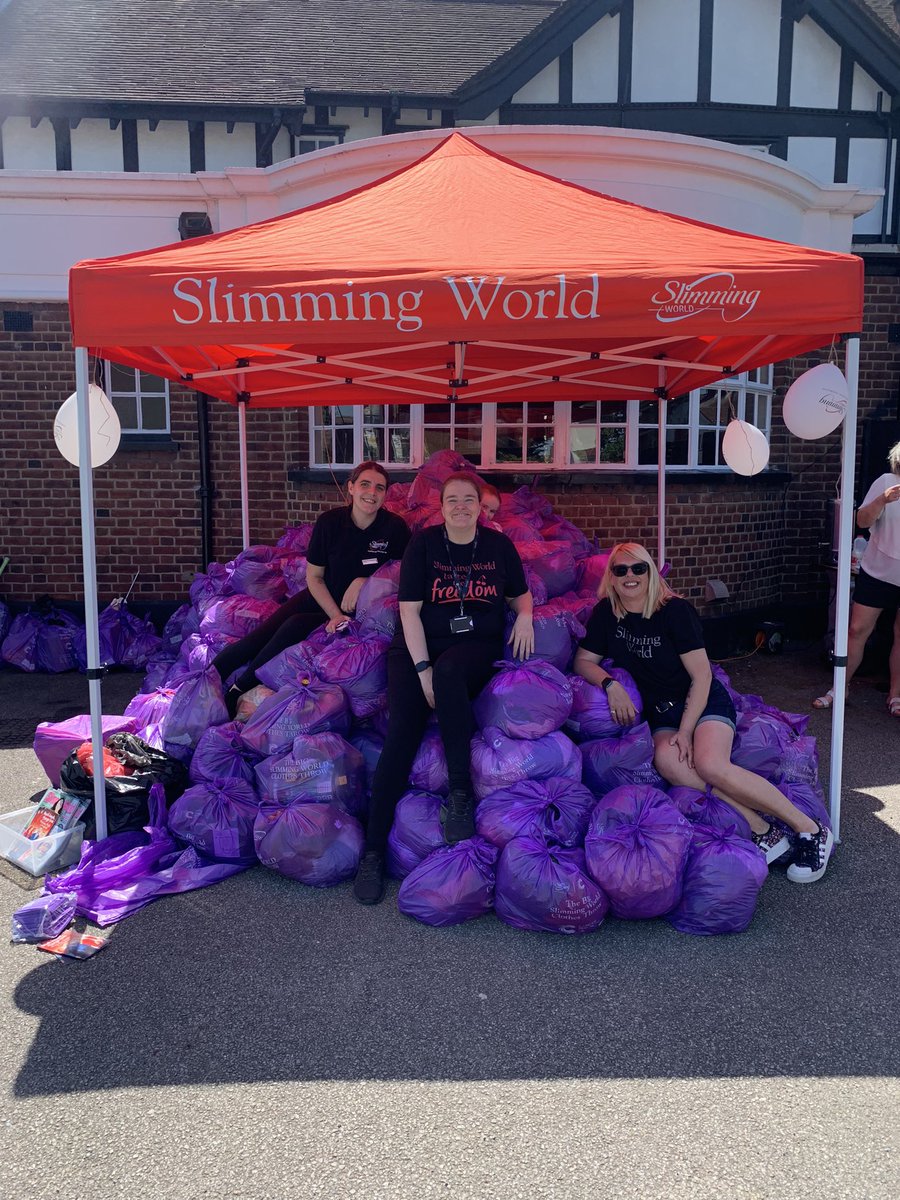 louise82_j's tweet photo. Over £15,000 potentially raised for cancer research uk !! 526 bags collected in hatfield a further 167 in Welwyn !! Jointly That means a whopping £20,000 !! So proud !! :) x @SlimmingWorld @A_MayJourno @CR_UK 😍🥰 https://t.co/jIv1h6bw83