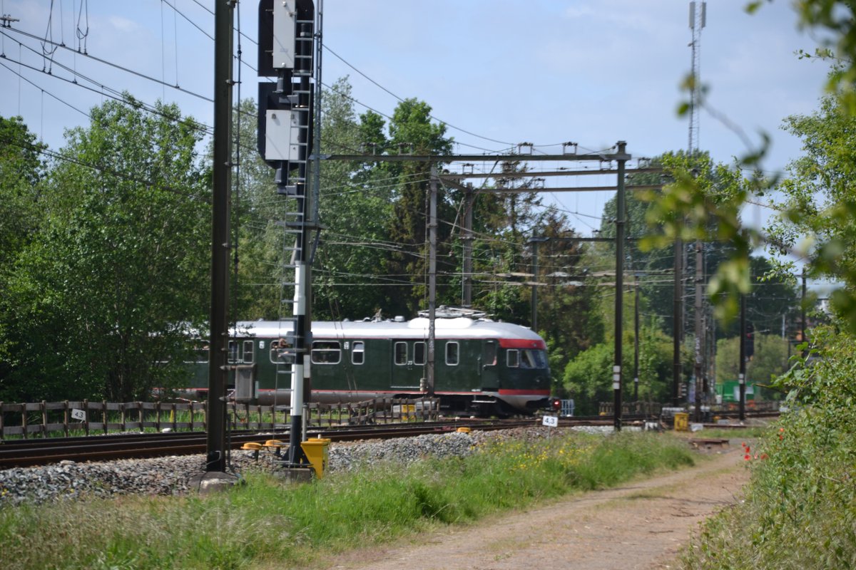 fabianvendrig's tweet photo. Today this was my train, a #mat46 and we had a special ride: one of the last rides at #KruispuntBlauwKapel #Utrecht. Last two pictures thanks to @VikingonRails https://t.co/sPraGQBDyO